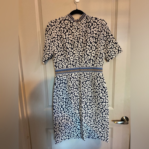 Dresses & Skirts - J. McLaughlin Kyrie navy blue geo cheetah print knee-length dress size 6
